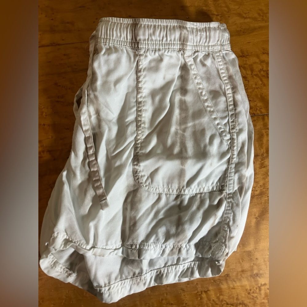 C&C California paper bag shorts, white with brown pattern, great condition, M